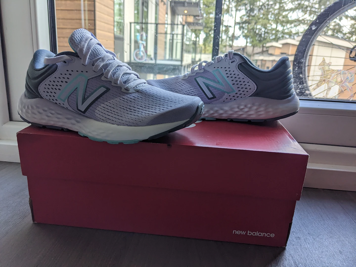 Women's New Balance Size 5.5 - photo 3