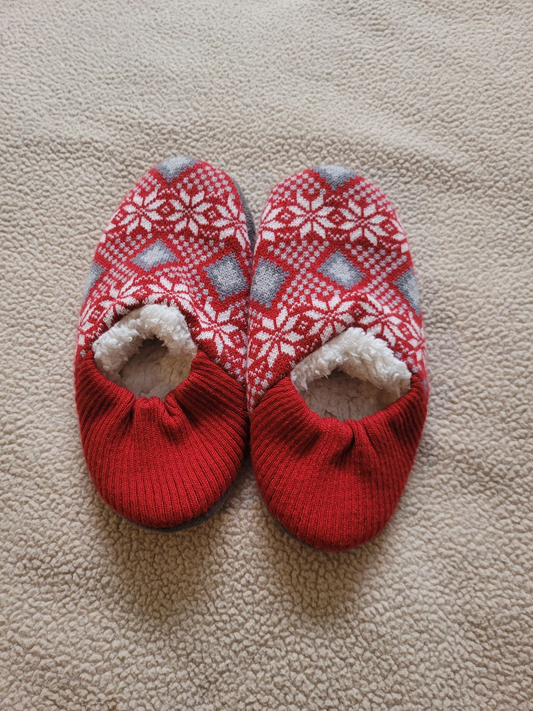 Super Soft Slippers, size 7-8 thumbnail