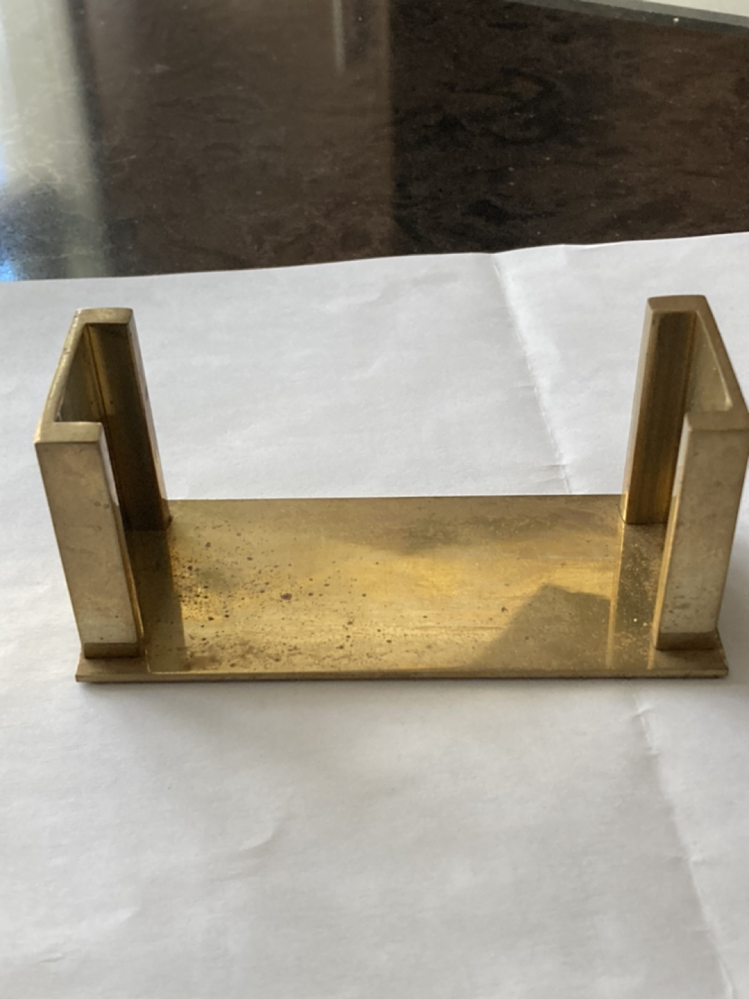 Small brass stand thumbnail