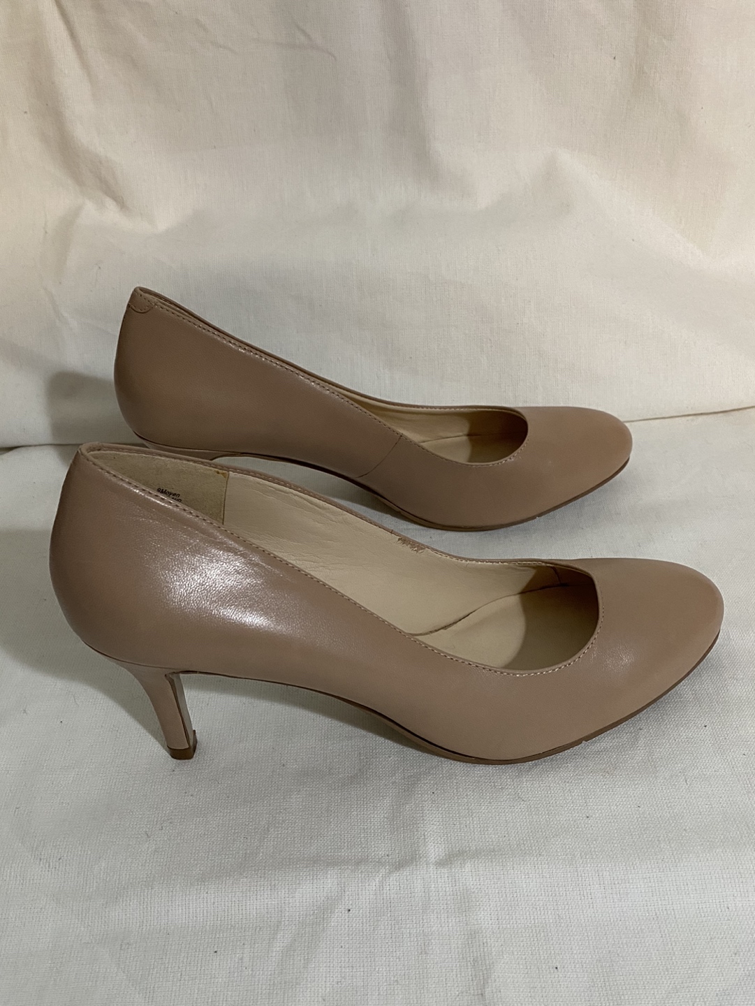 Nine West Neutral Nude Heels Size 9 image indicator(4)