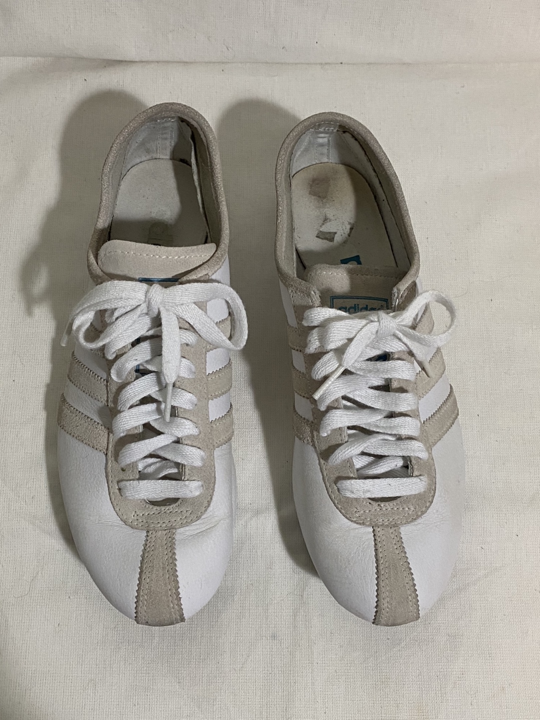 Adidas Okapi Sneakers Runners Size 8.5 Karrot