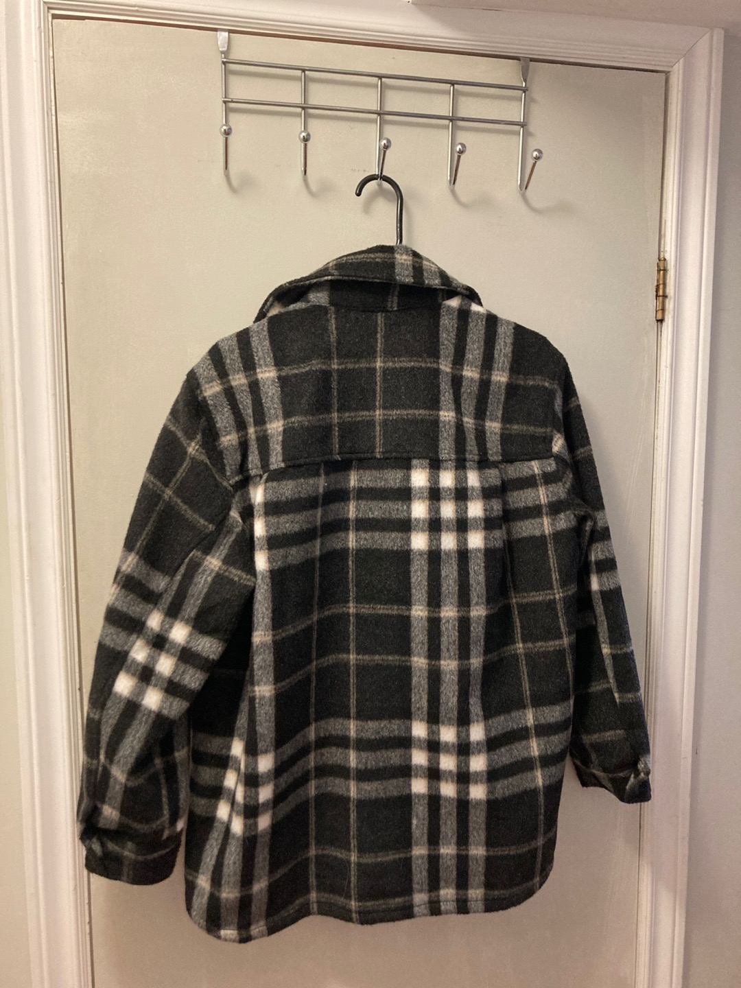 H&M Black & White Plaid Shirt Jacket (Shacket) image indicator(2)