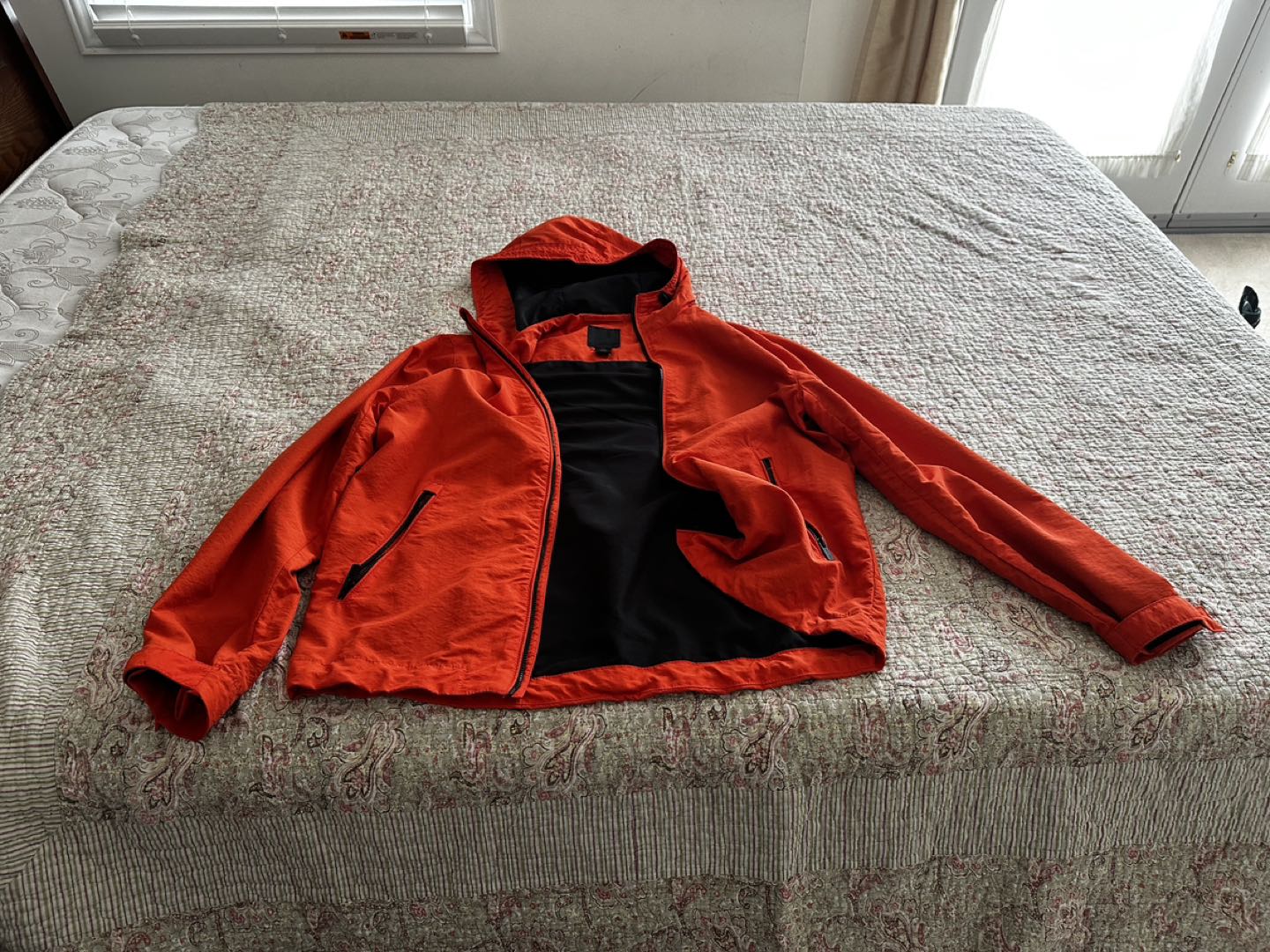 H/M Windbreaker image indicator(2)