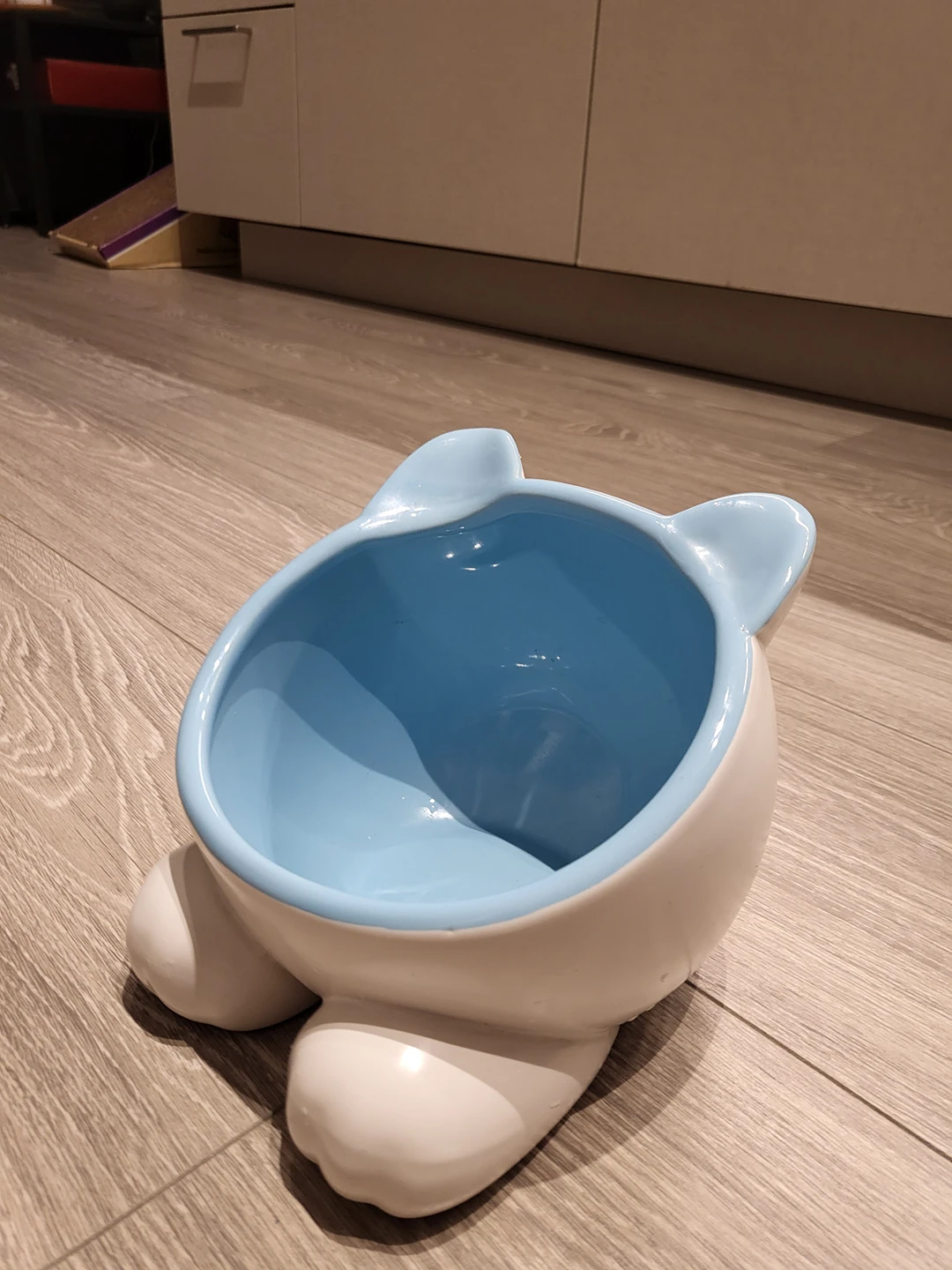 Pet feeding bowl thumbnail