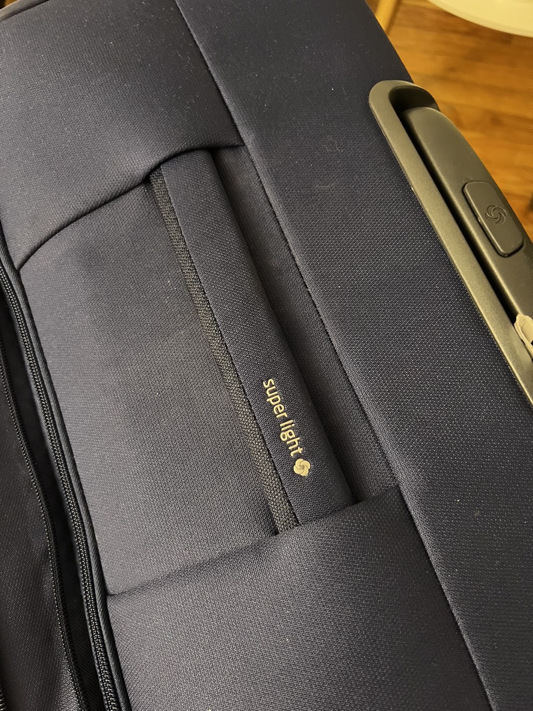Samsonite large luggage for sale - photo 2