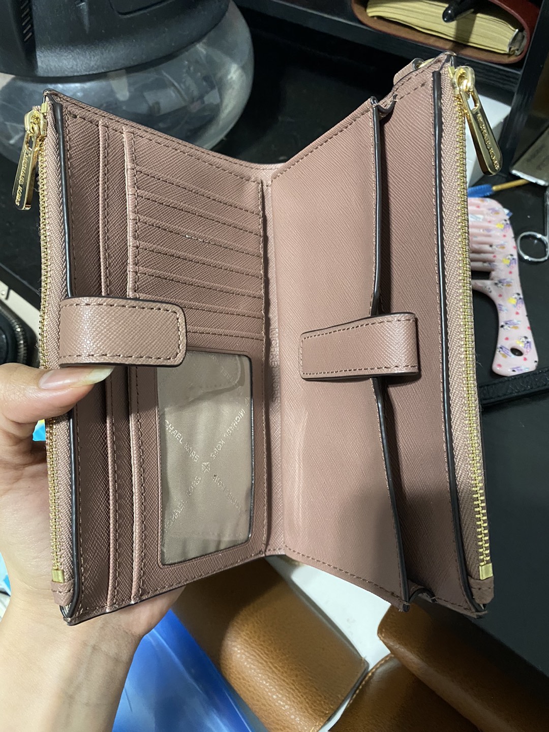 AUTHENTIC Michael Kors Wristlet - photo 2