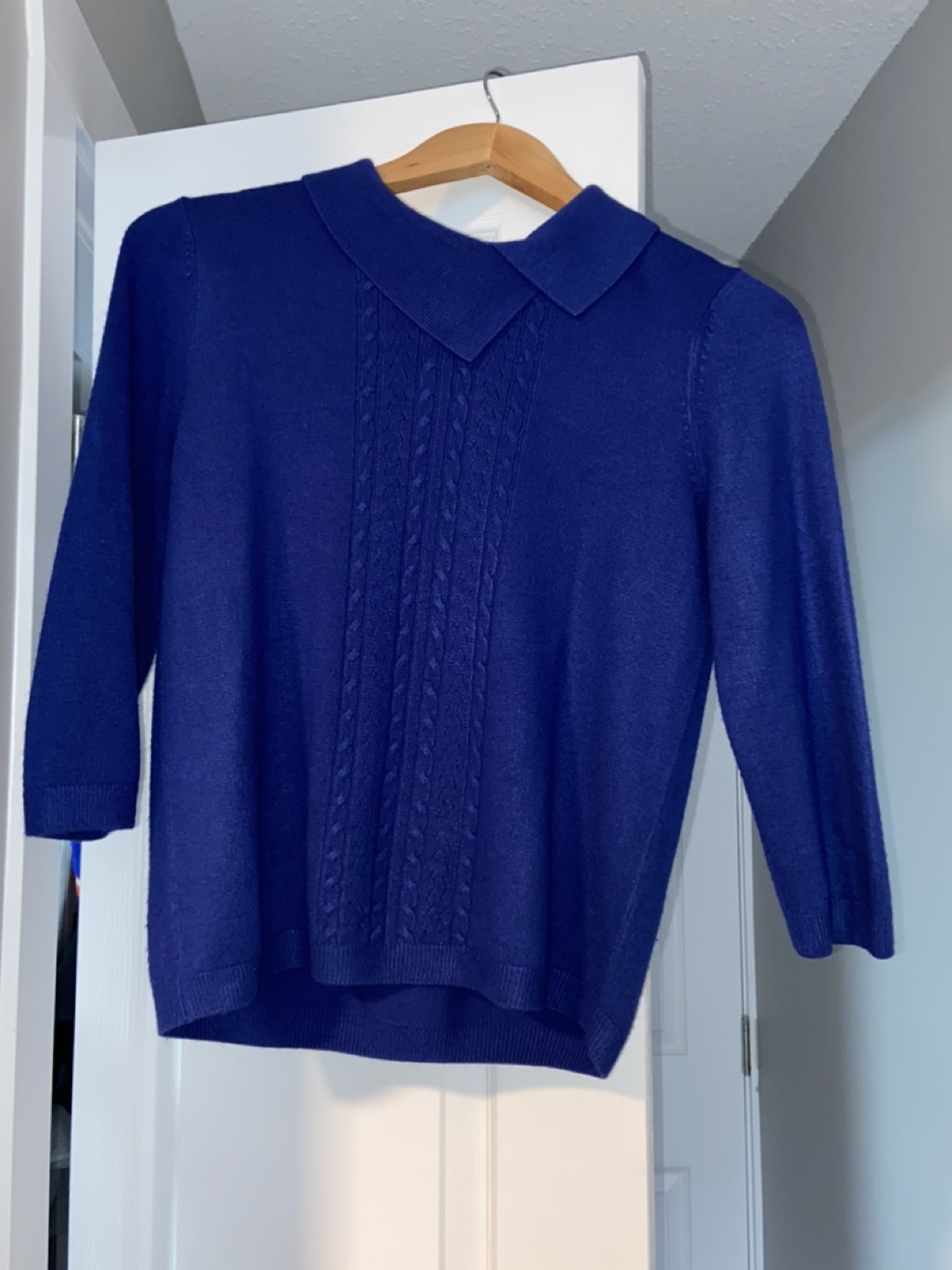 Cashmere sweater thumbnail