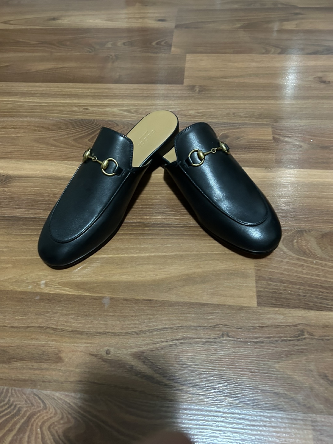 Gucci women’s sandal size 6.5 thumbnail
