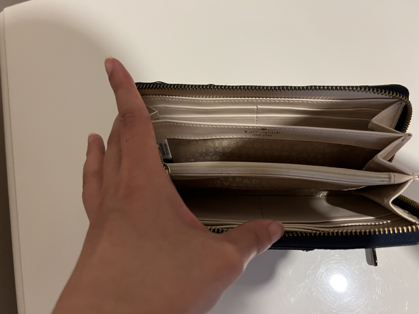 Kate Spade Wallet image indicator(3)