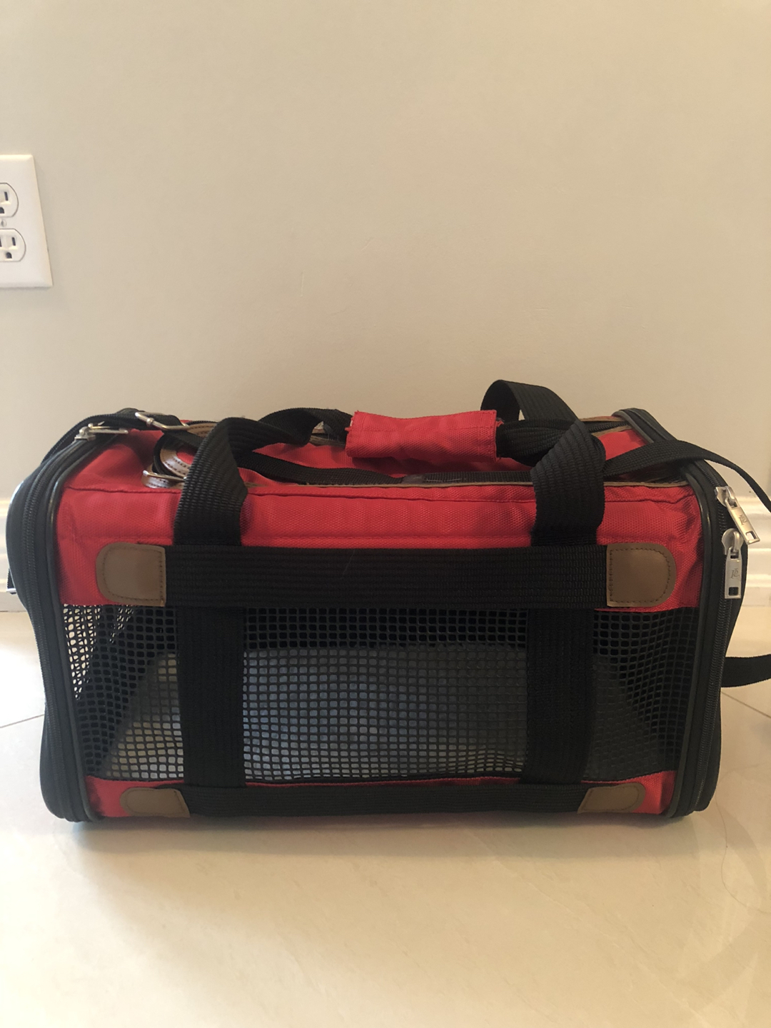 Pet carrier thumbnail