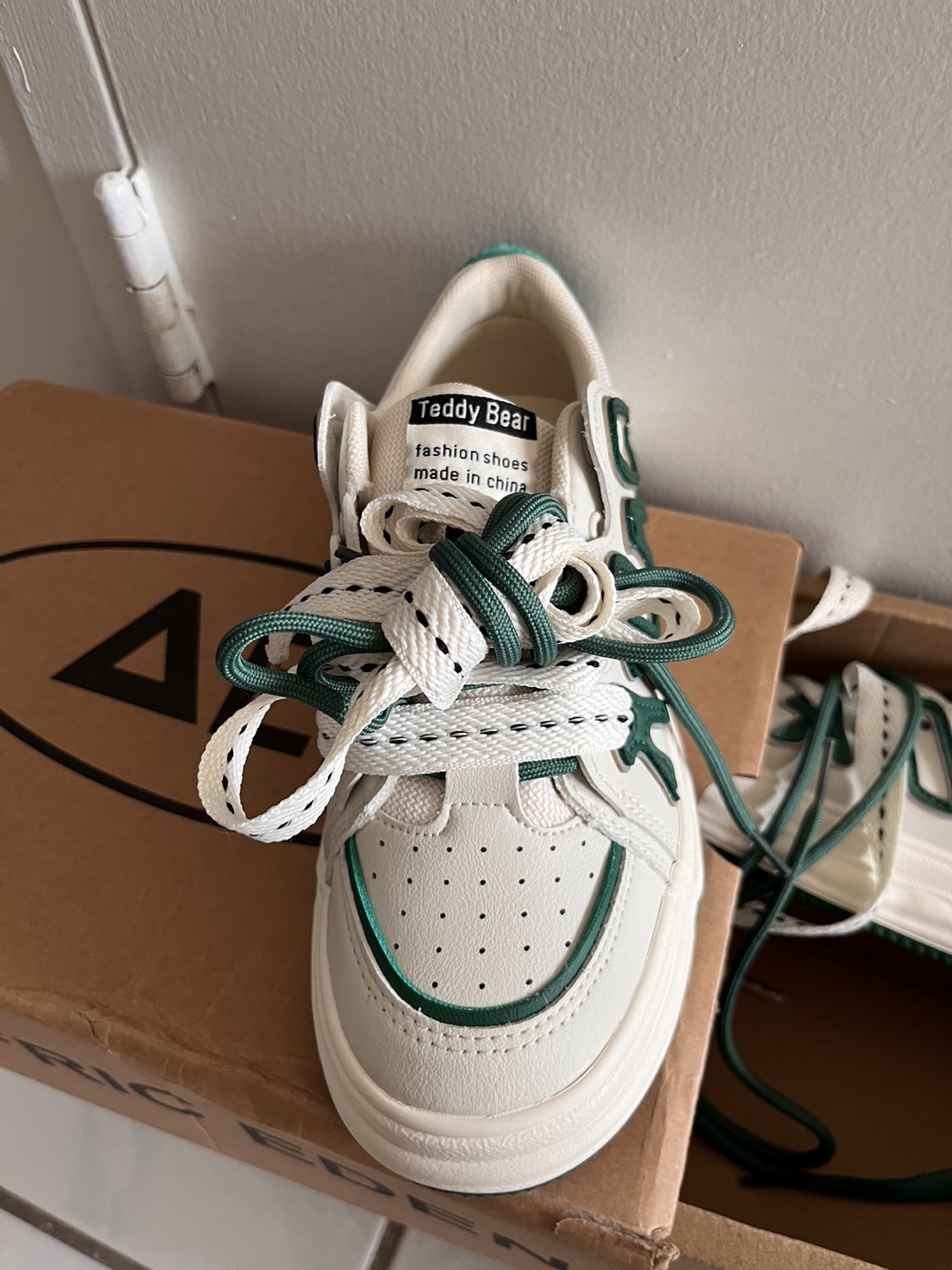 !!Brand New!! Aeldric eden size 6 sneakers - photo 5