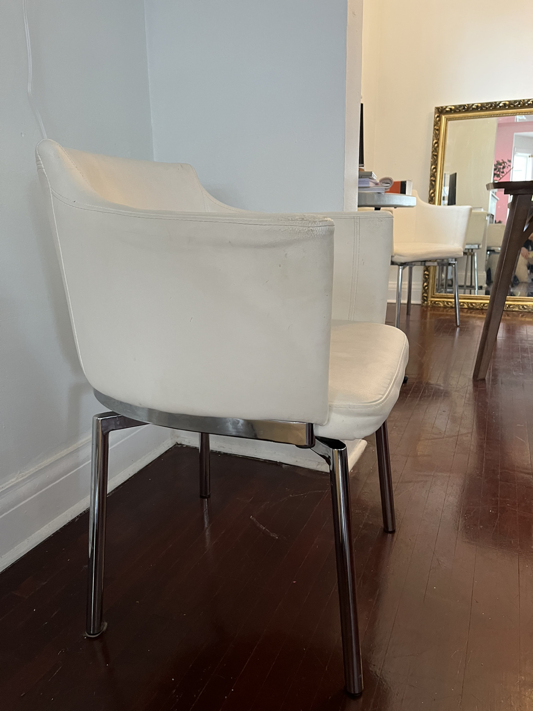 Structube Table and chairs - photo 2