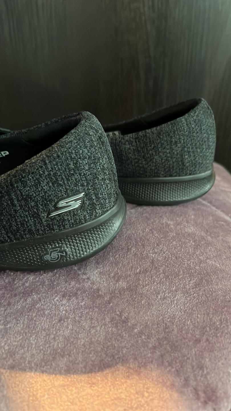 Soft grey flattish Skechers slip on, US size 7 image indicator(3)