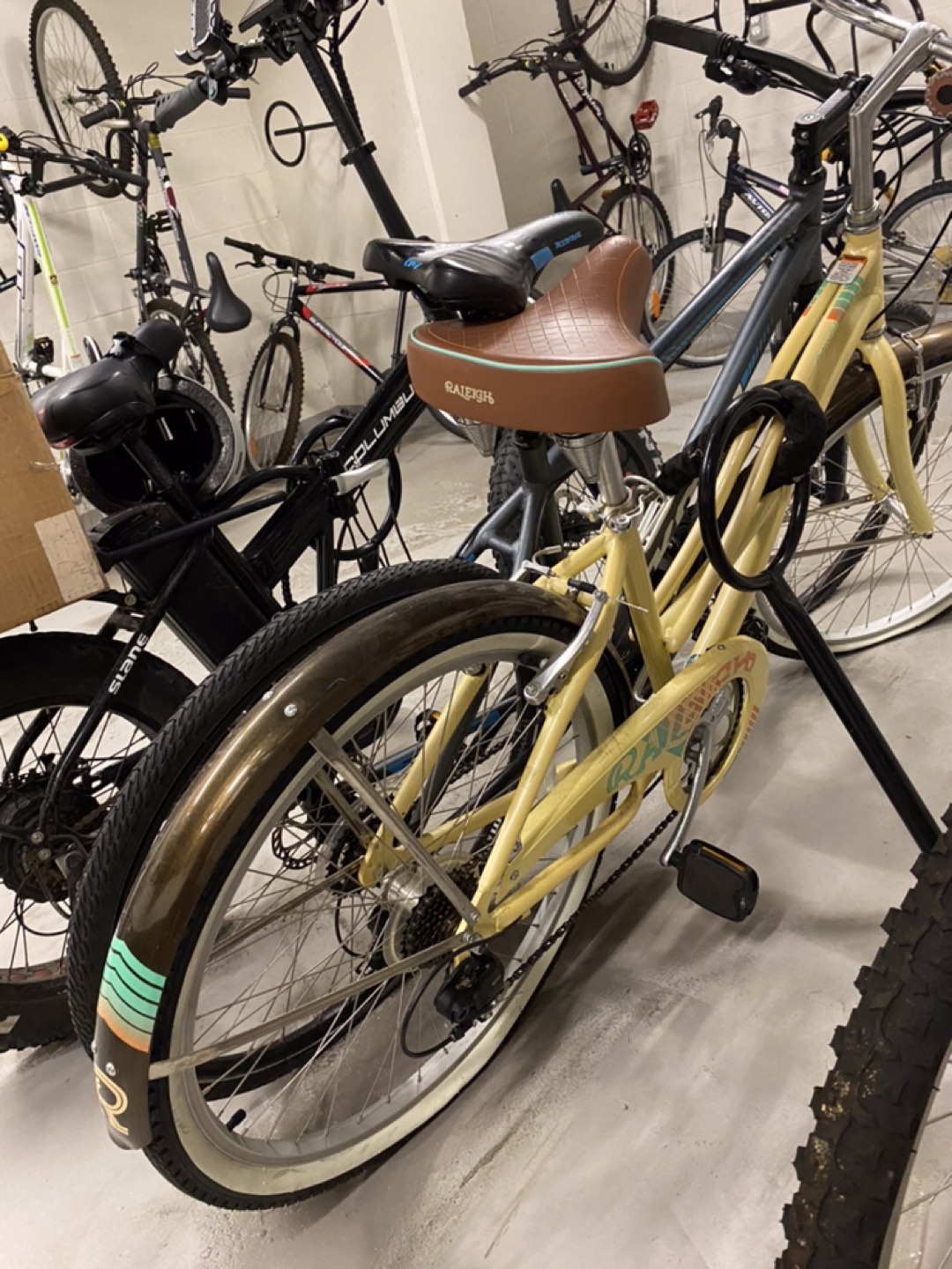 2 great bikes ☺️ yellow and blue. Almost new - photo 2
