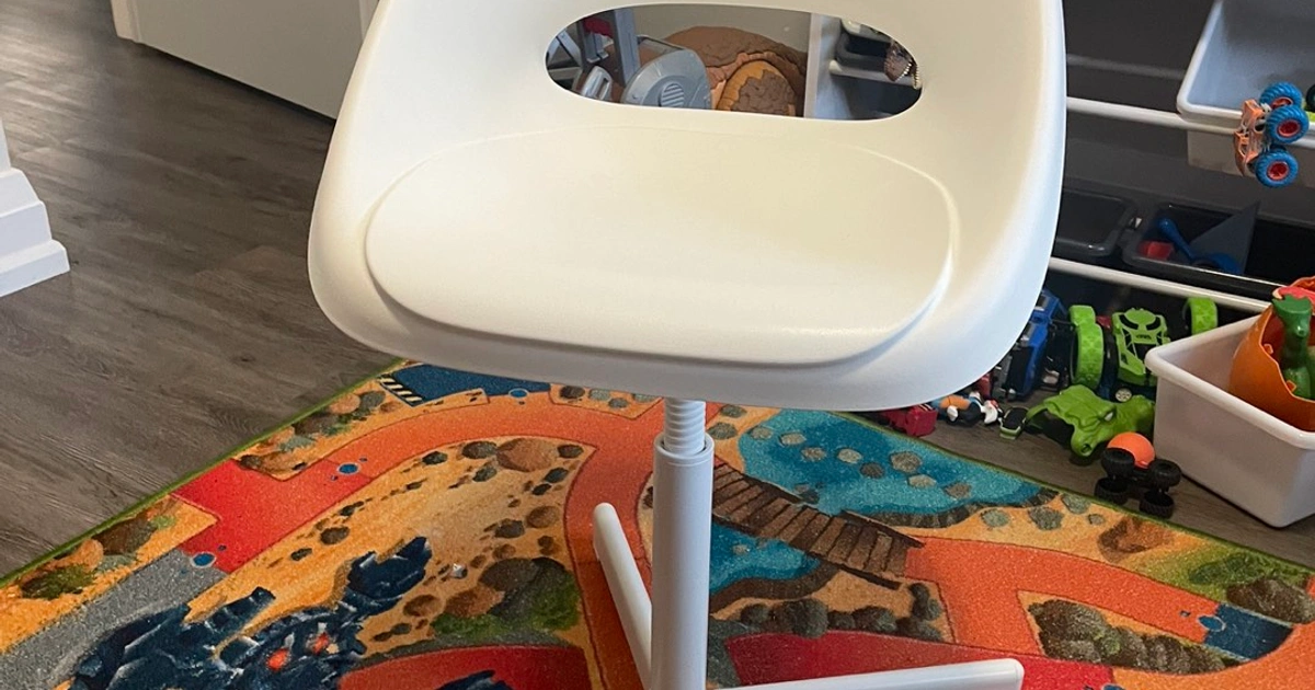 Ikea desk chair for KIDS. | Karrot