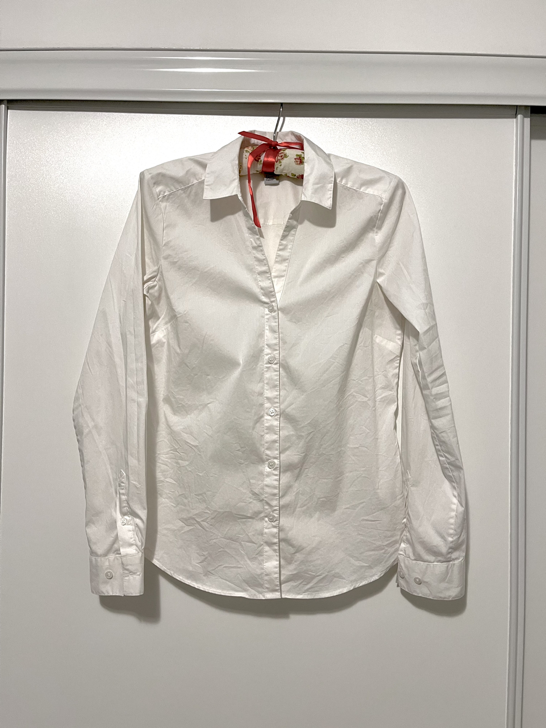 White button up shirt size 36 (XS-S)