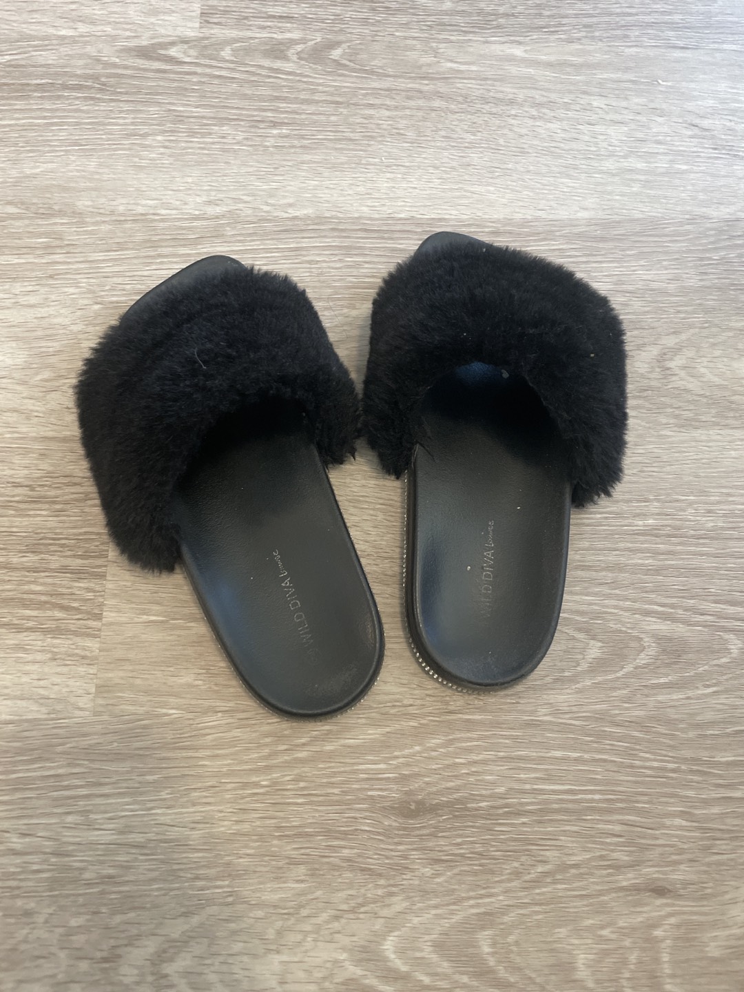 Winter slippers thumbnail