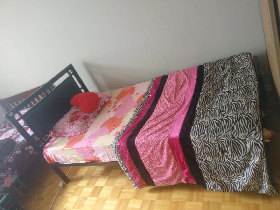 Black bed with leather headboard - photo 3