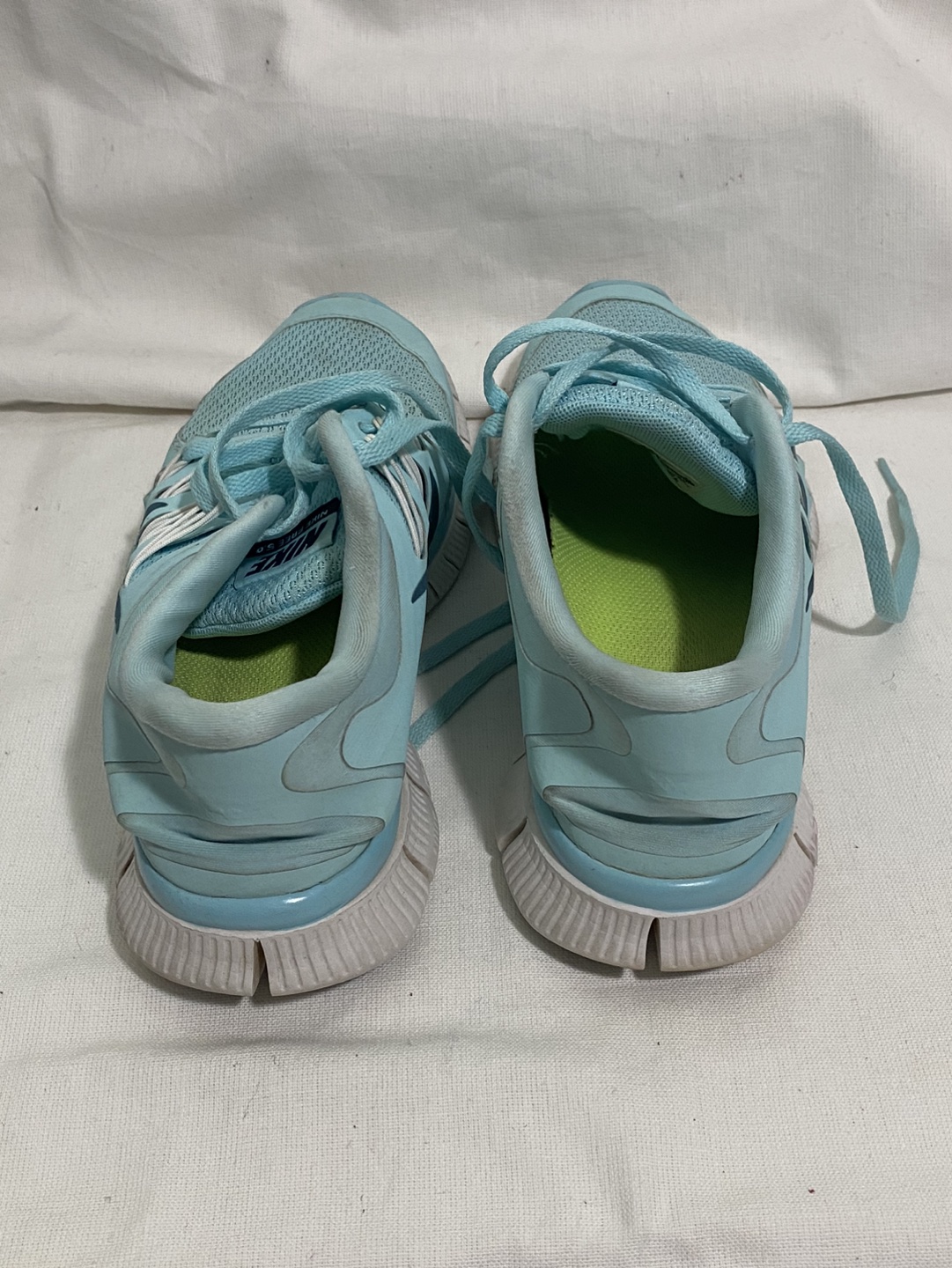 Nike Sneakers Runners Shoes Size 9 image indicator(3)