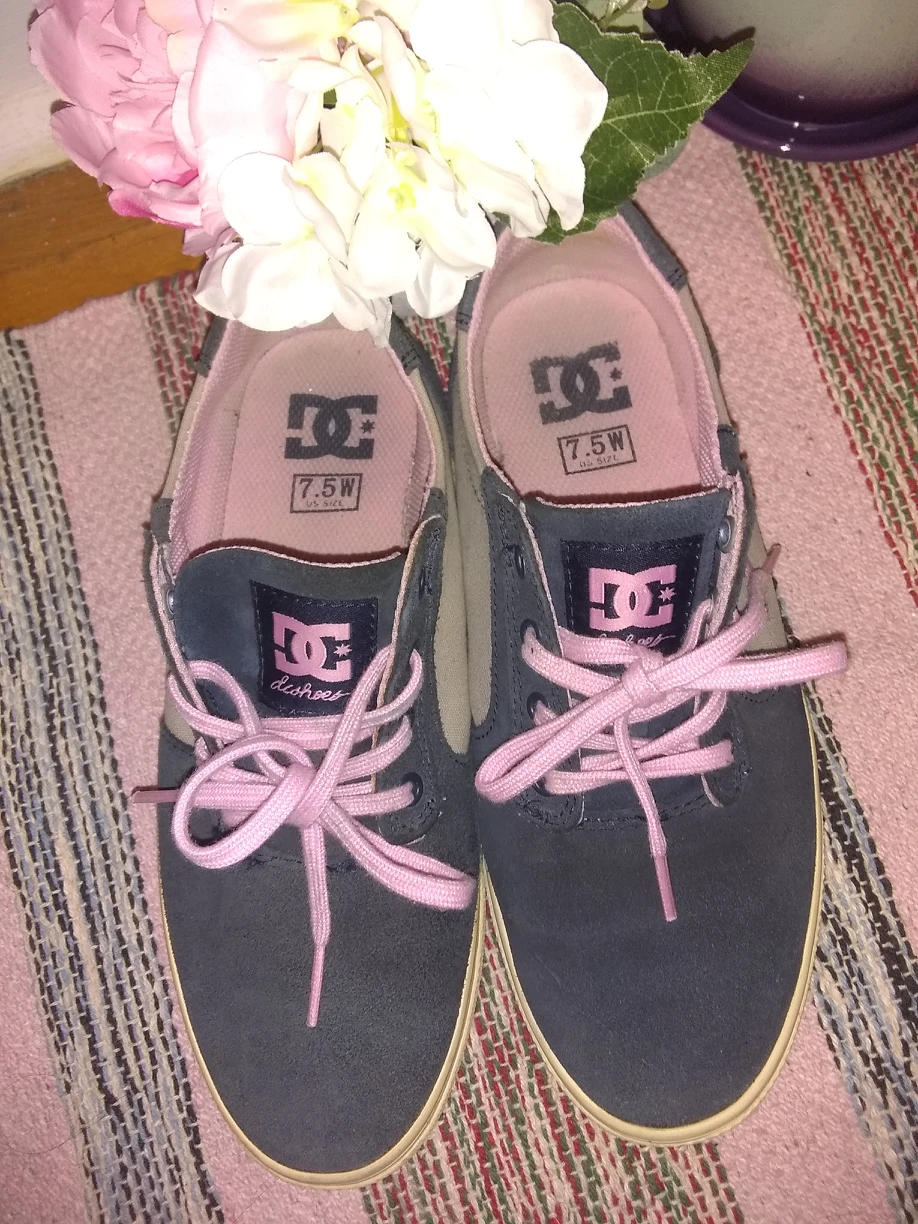 Women's D&G running shoes thumbnail