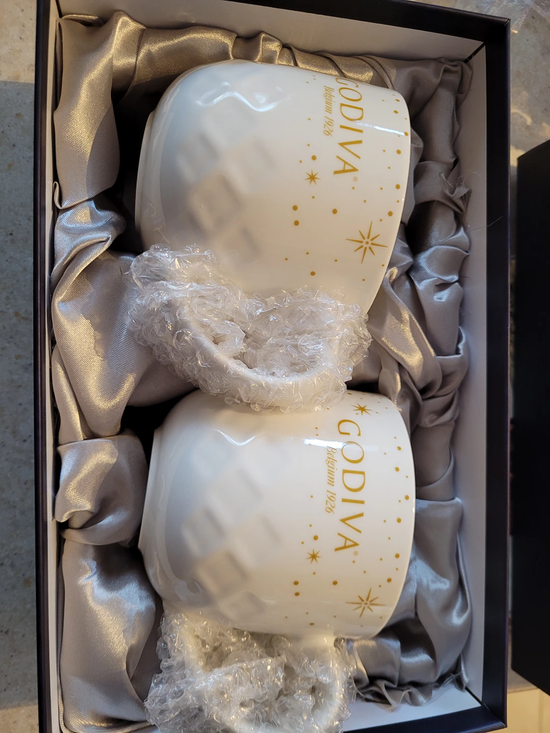 brand new Godiva large mug image indicator(2)