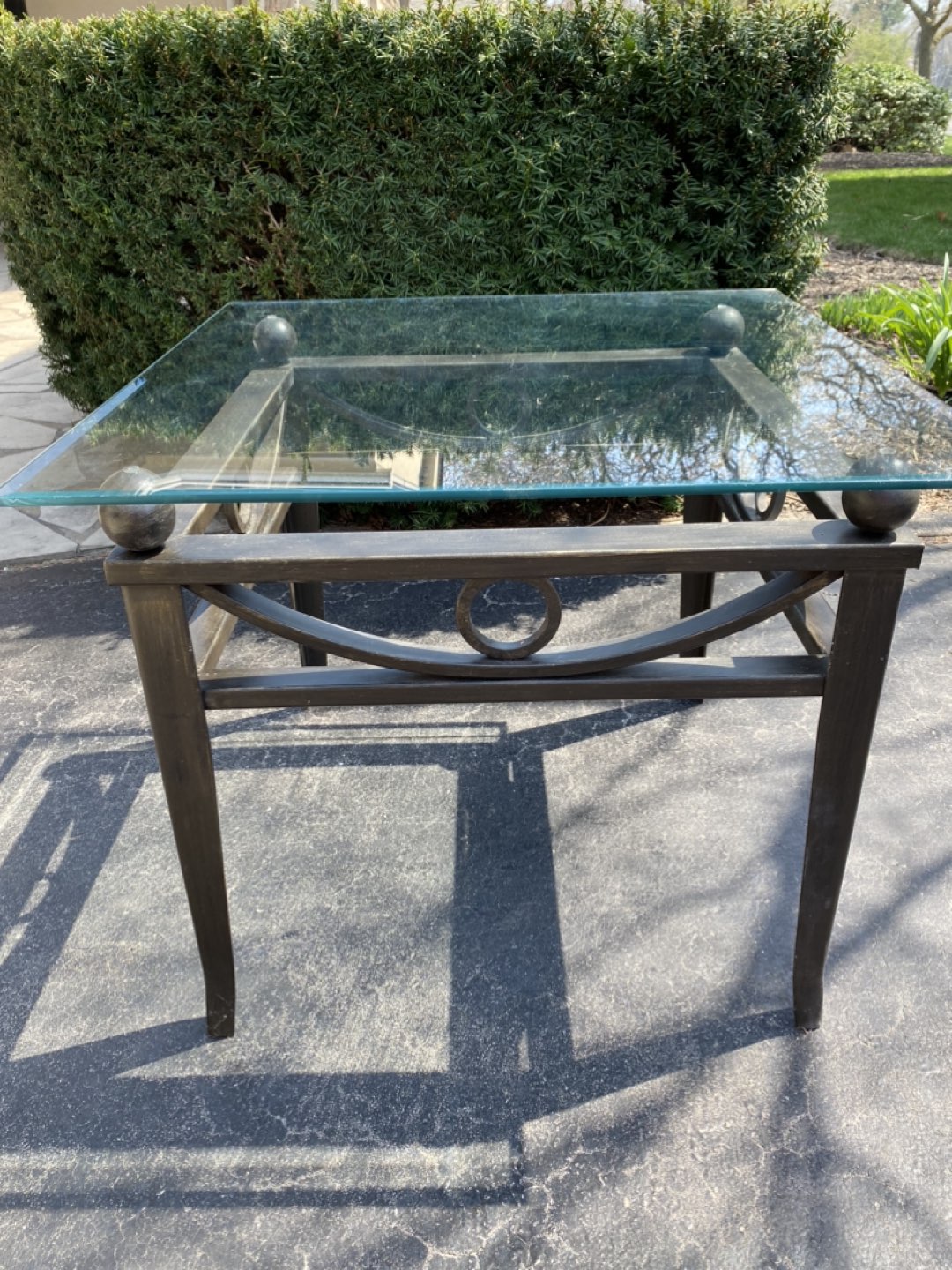 Side glass table