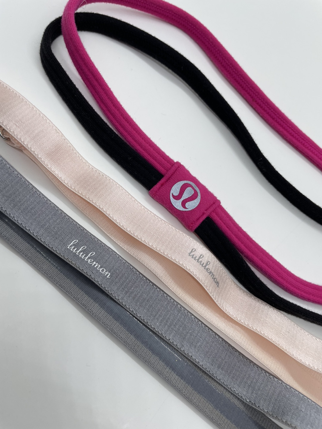 Set of 3 lululemon headbands 15$