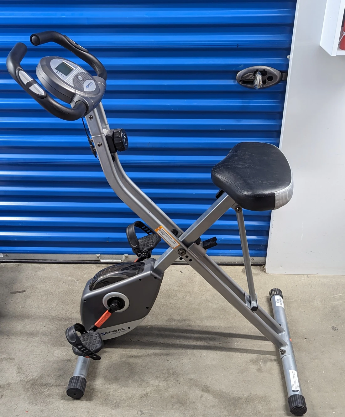 Foldable stationary bike thumbnail