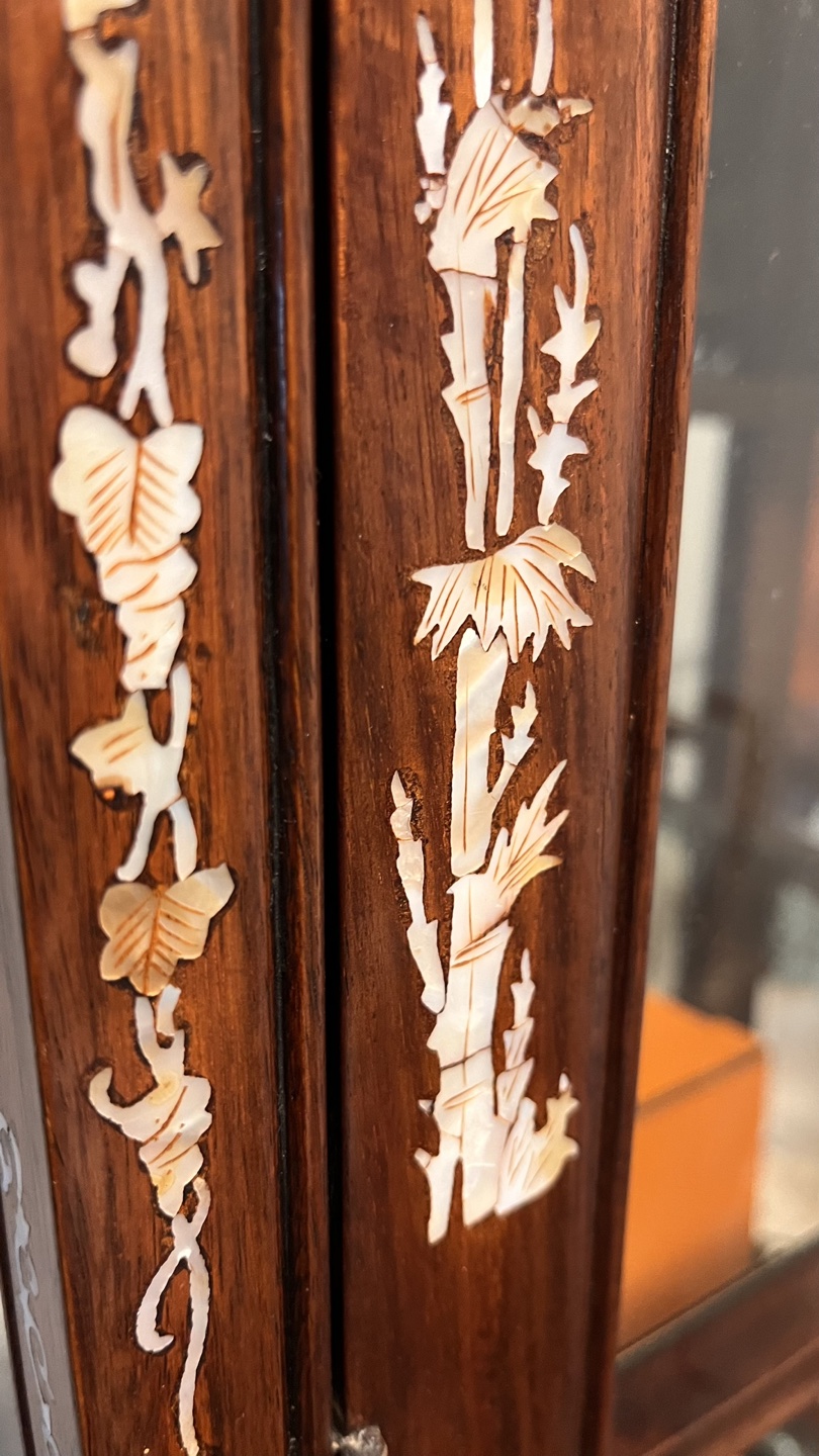 Mother of Pearl display cabinet - photo 2