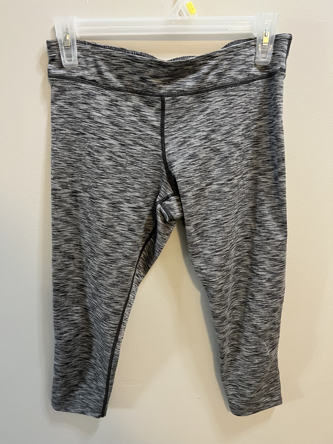 Zakti Capri Leggings US 6 thumbnail