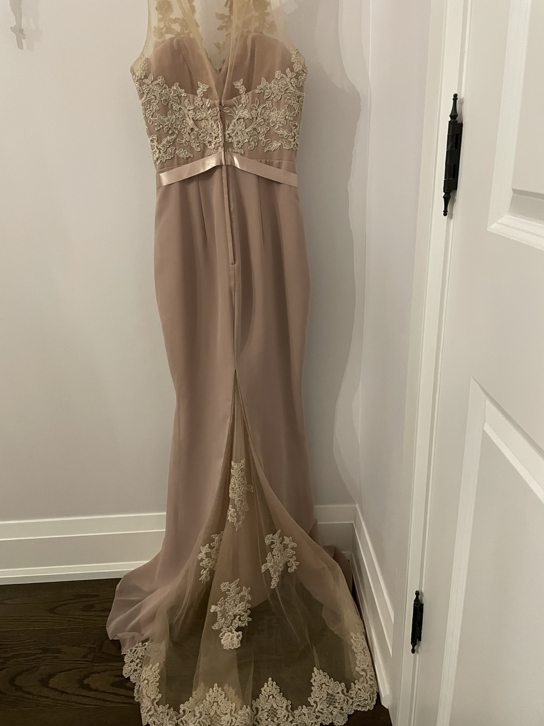 Elegant gown - photo 2