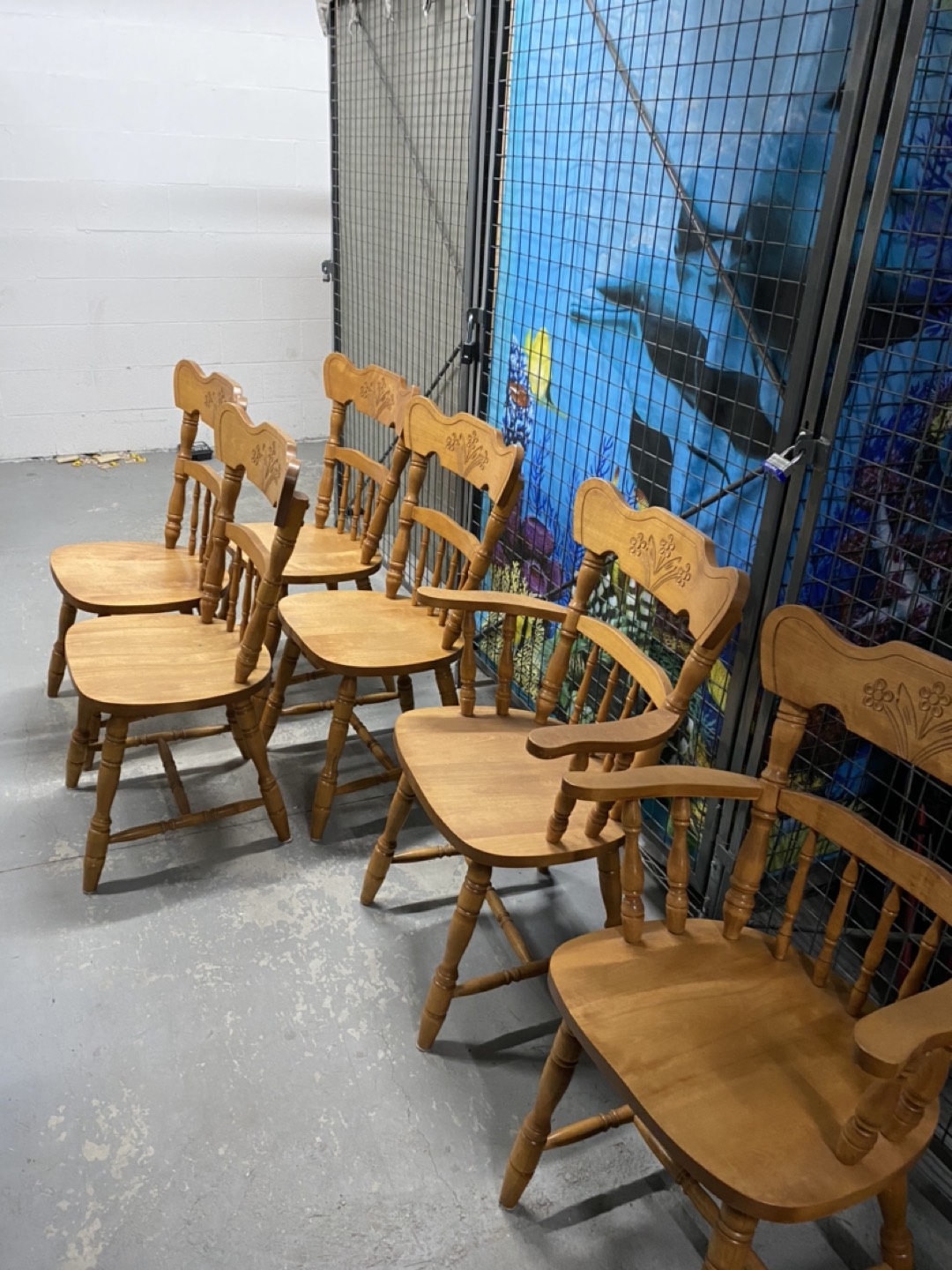 Beautiful wood table with chairs image indicator(2)