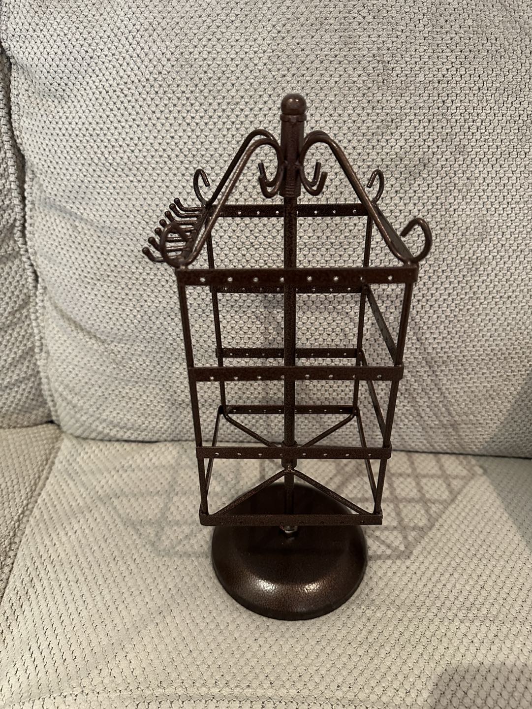 Bronze spinning jewelry stand #freecycle