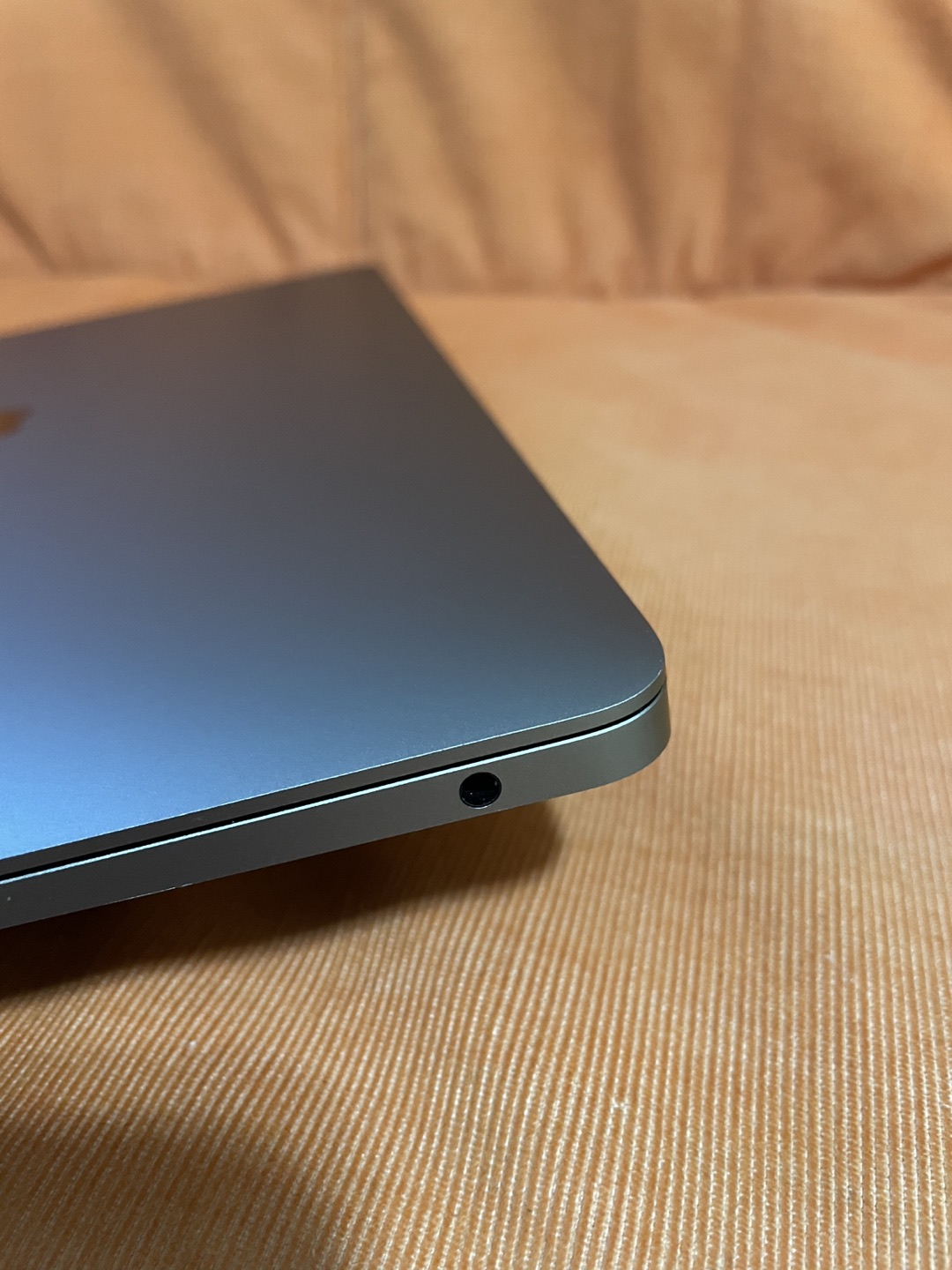 MacBook Air 2019, i5, 13-inch image indicator(9)