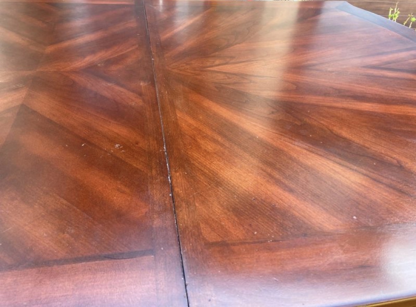 Grand mahogany dining table image indicator(6)