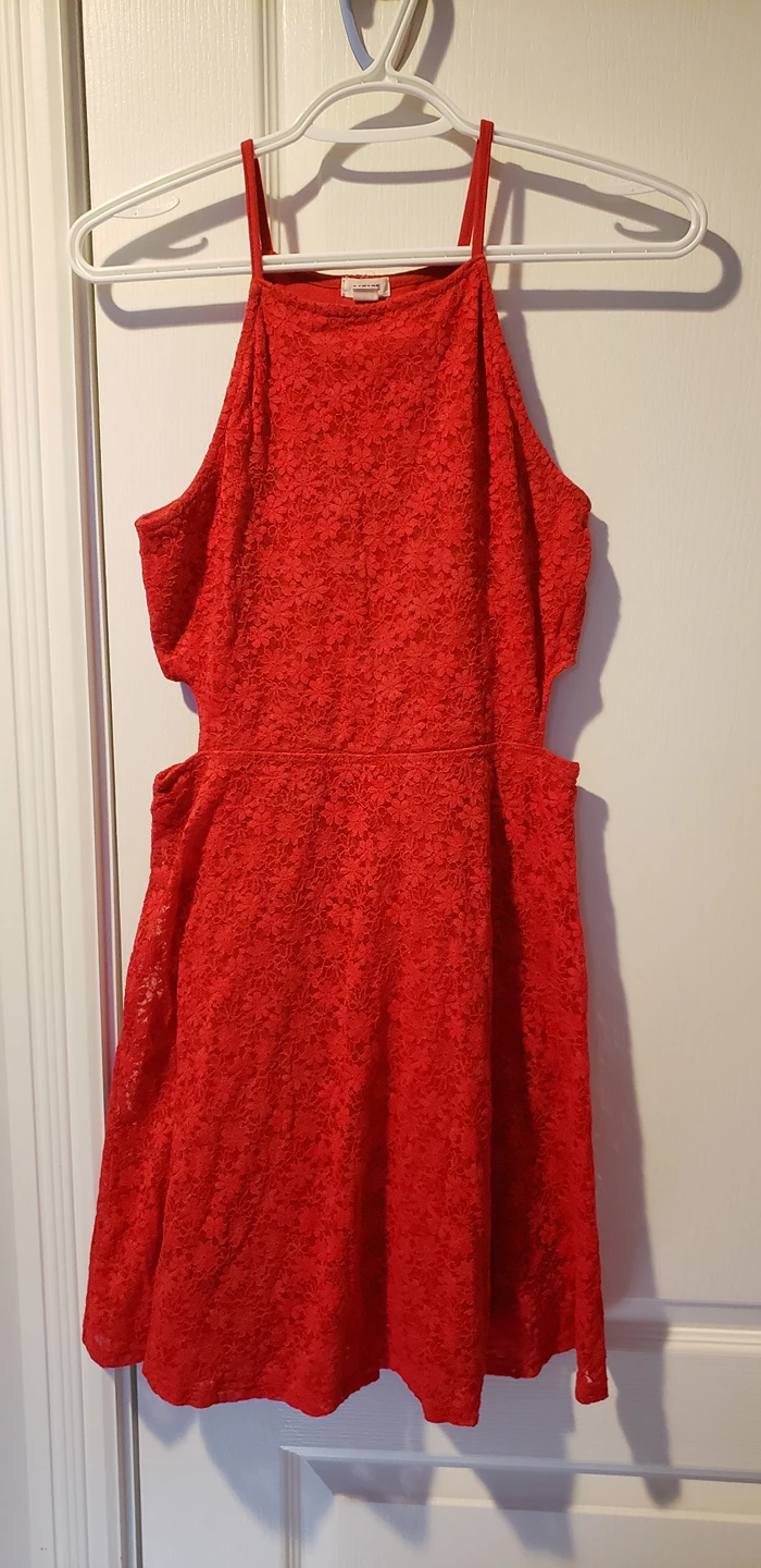 beautiful lace dress thumbnail