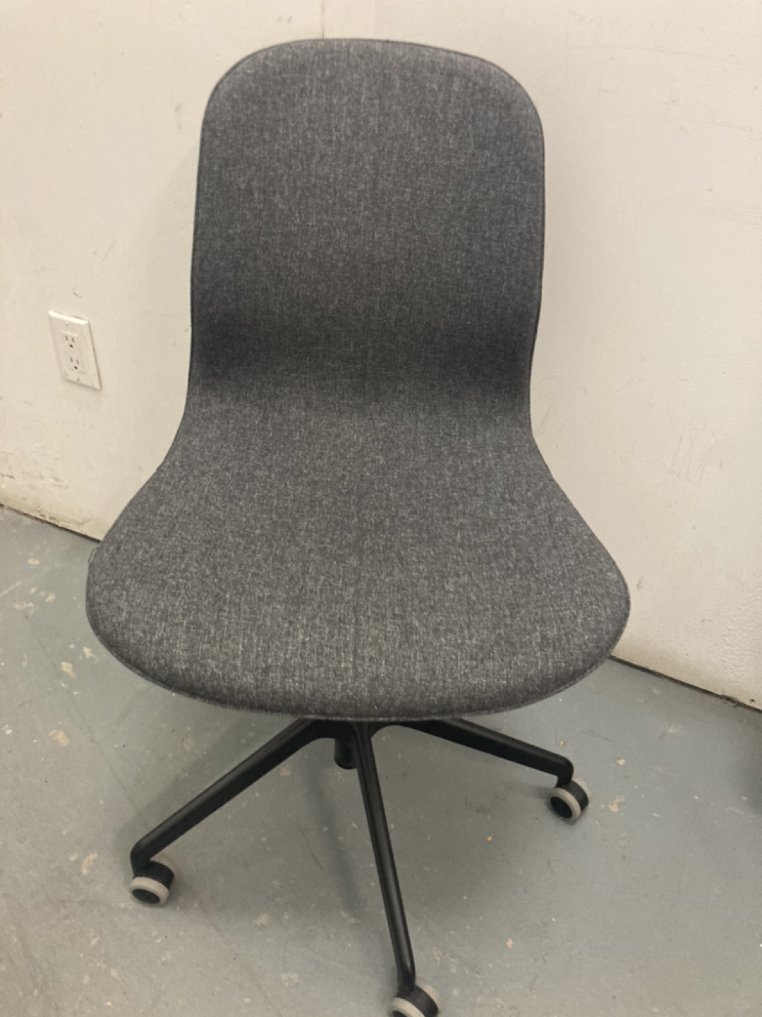 desk chair in good condition
