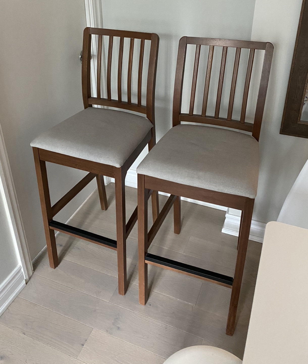 2 Ikea bar stools ekedalen thumbnail