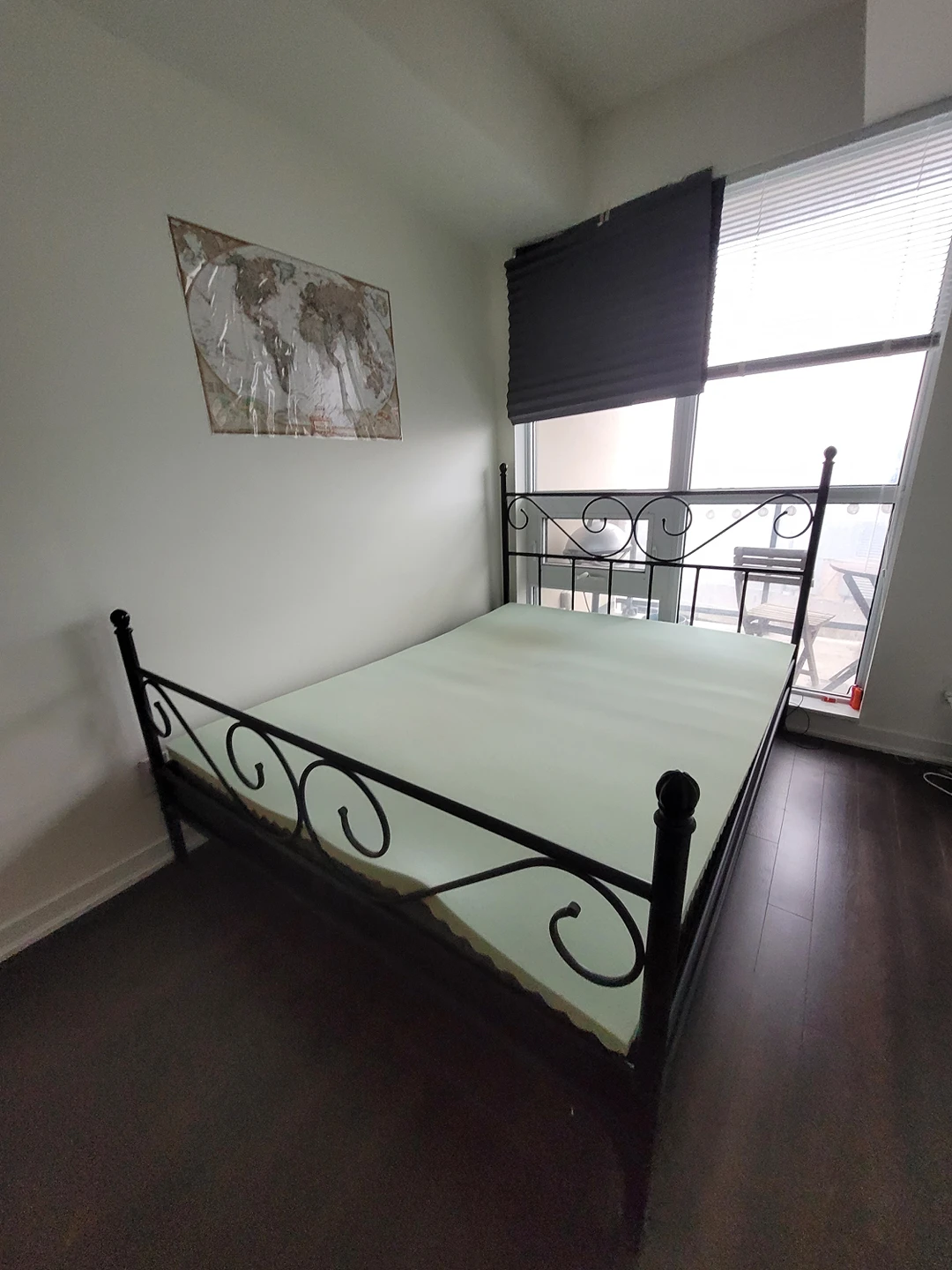 Queen bed frame - photo 2