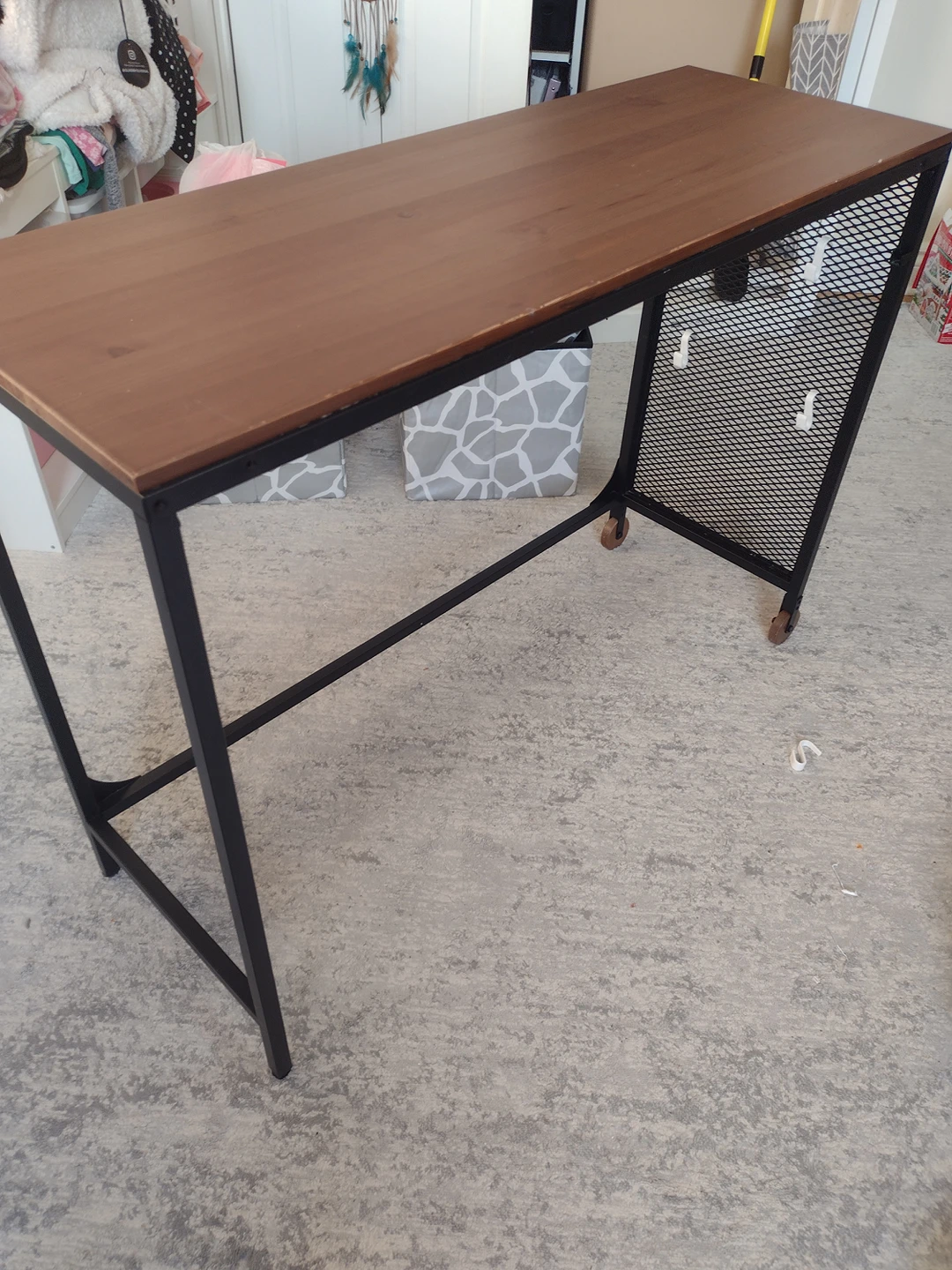 Ikea desk, like new - photo 3