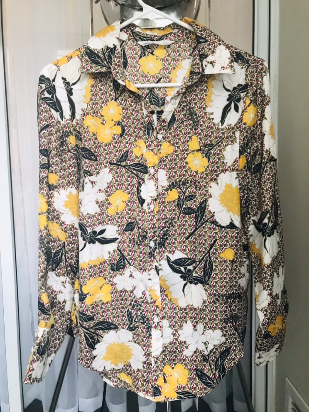 Floral button down shirt XS-S image indicator(2)