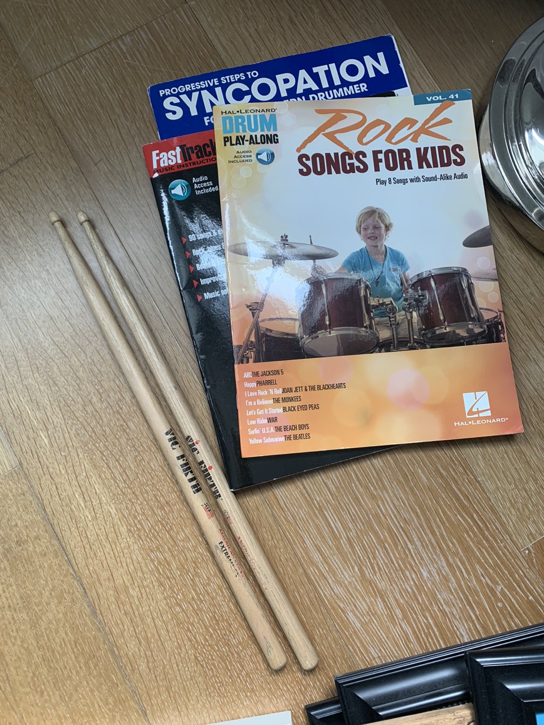 Drum sticks and 3 practice book for beginners thumbnail