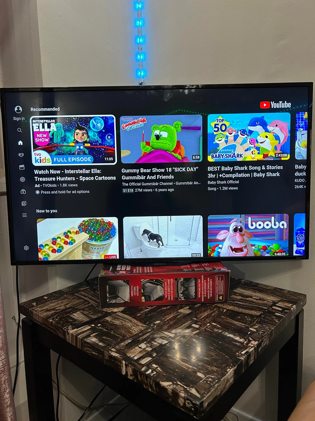 39" Insignia Smart-Roku TV - photo 2