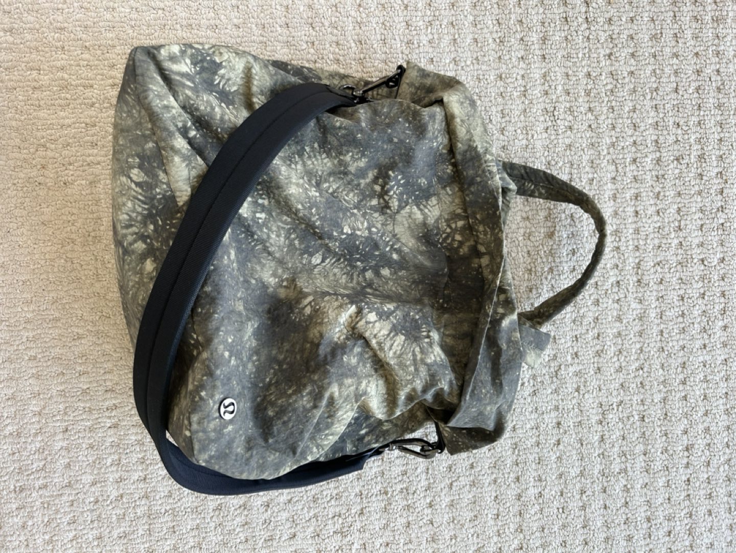 Lululemon On My Level Bag 19L image indicator(2)