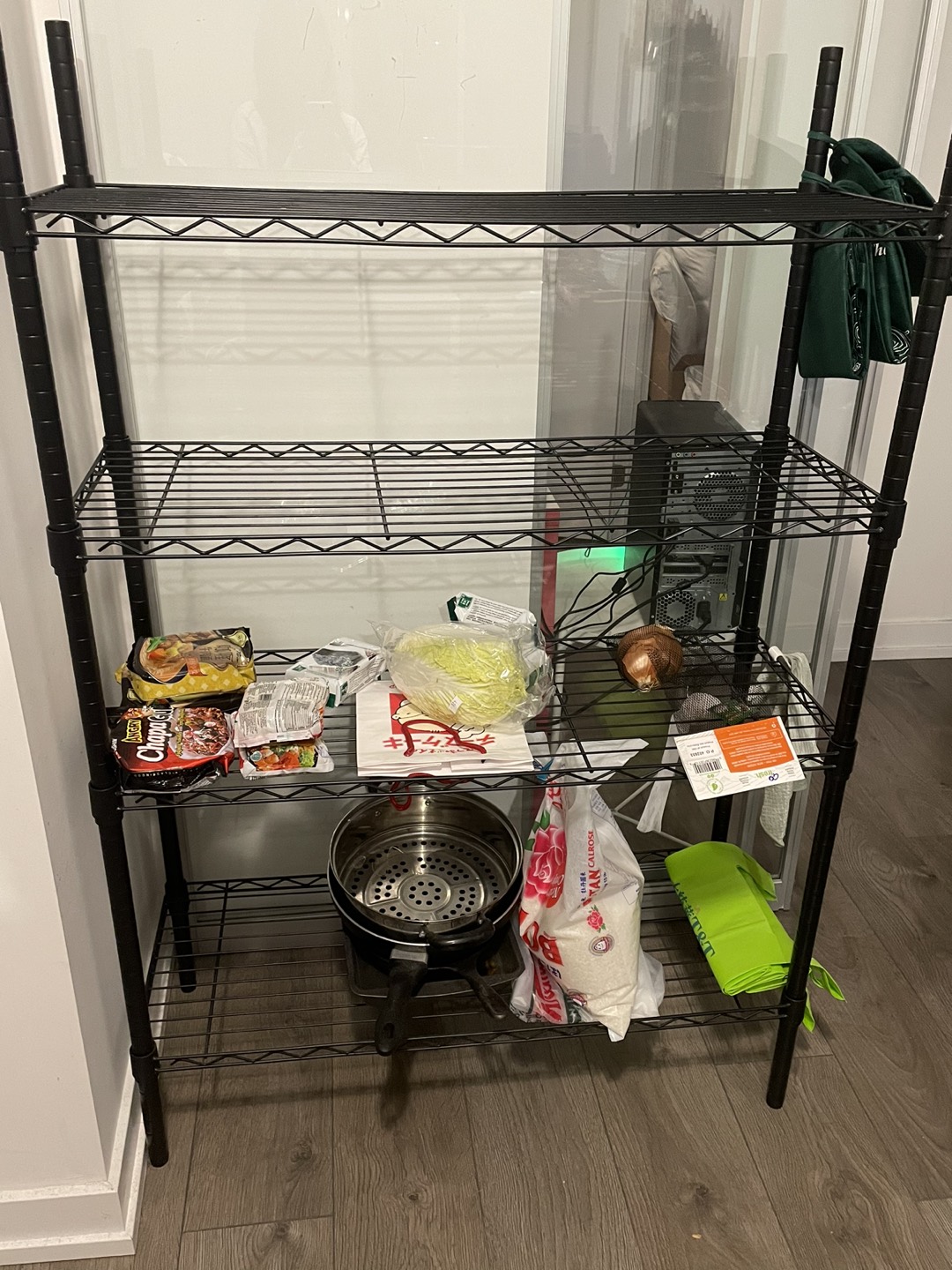 Groceries rack thumbnail