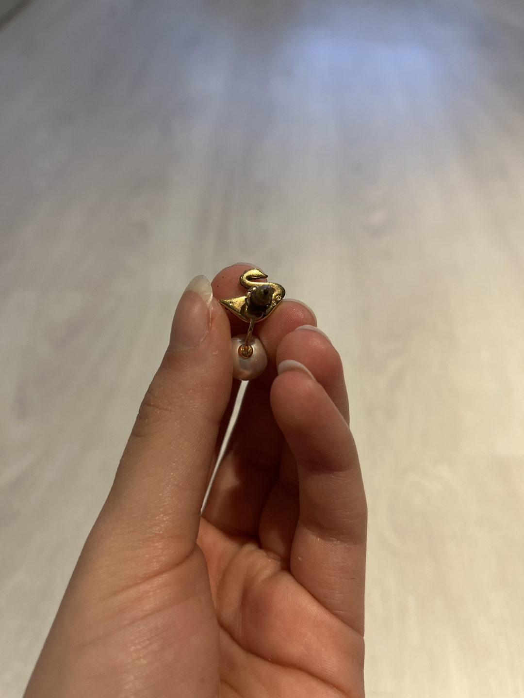 Mothers Day 🌺 SWAROVSKI Pearl Swan Earrings image indicator(4)