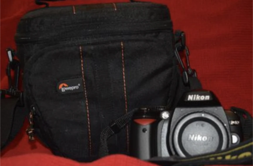 Nikon D40 with Lowepro Adventura TLZ 25 thumbnail