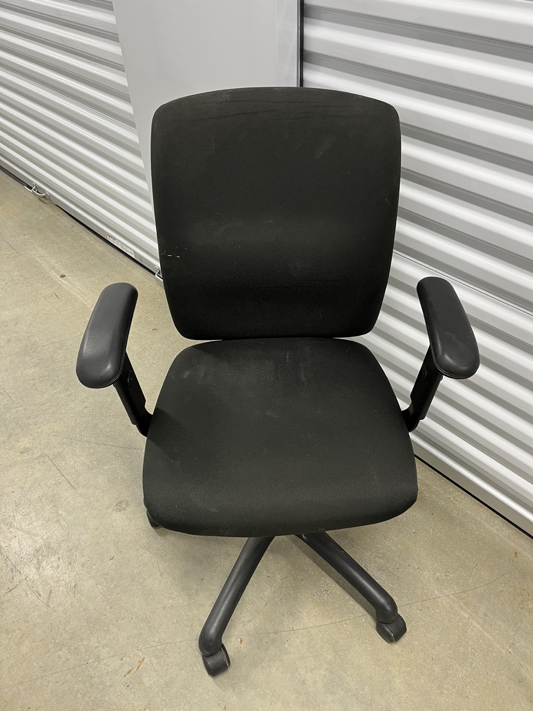 Black office chair