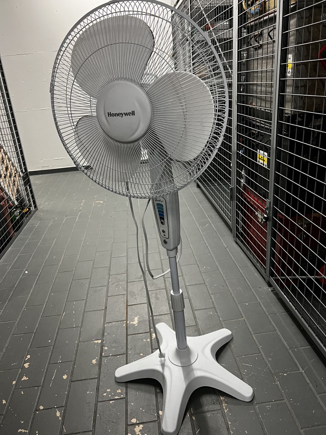 Honeywell Standing Fan