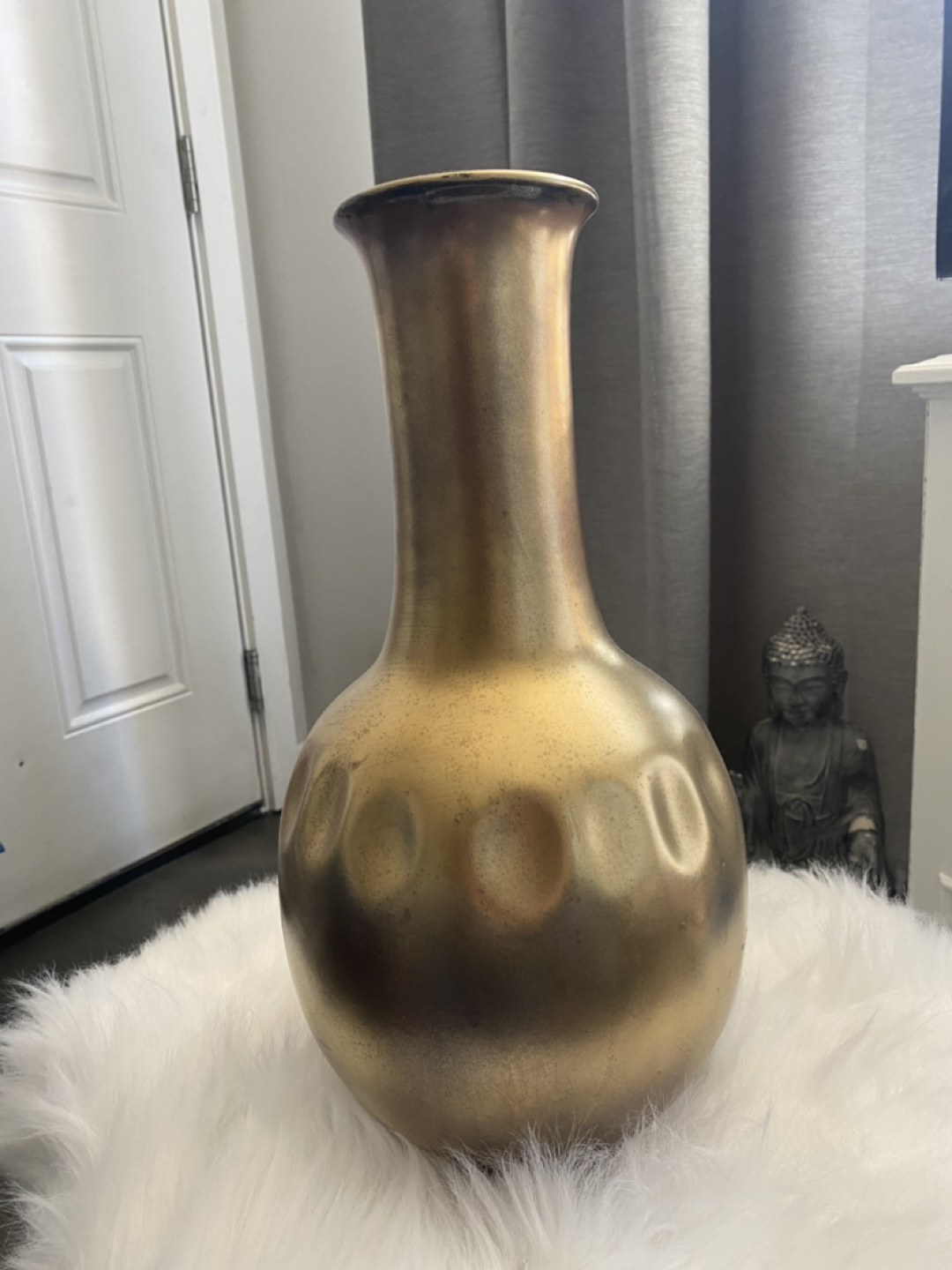 15” gold vase thumbnail